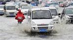 山西太原遭遇强降雨 城市多路段成“汪洋”