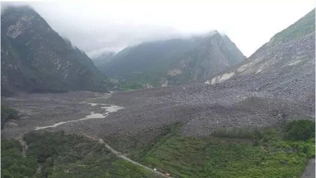 四川茂县山体垮塌，整个村瞬间被活埋