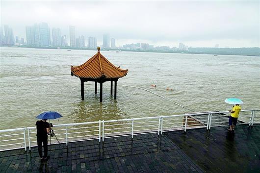 长江流域迎来2017年第1号洪水